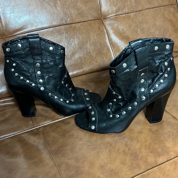 Booties - Picture 3 of 7